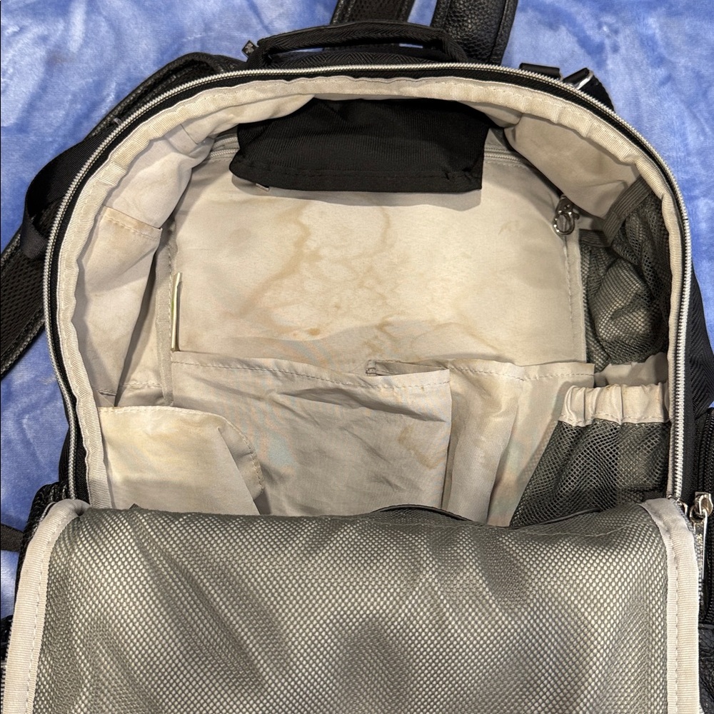 Itzy Ritzy Black Large Diaper/Backpack Bag - Picture 10 of 12